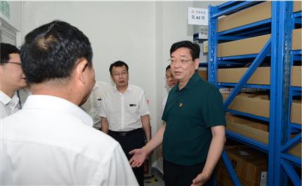 河南航投黨委書記、董事長(zhǎng)張明超 深入中原龍浩開展“不忘初心、牢記使命”主題教育調(diào)研